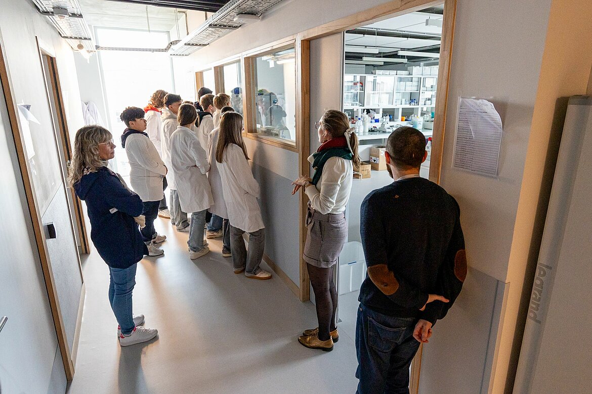 Photo des lycéens dans les couloirs d'oncolille